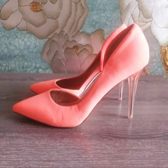 Pink heels - Picture 3 of 3